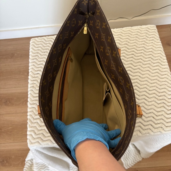 Louis Vuitton Monogram Totally MM Tote – Authentic, Great Condition, TH0091 - Picture 8 of 14